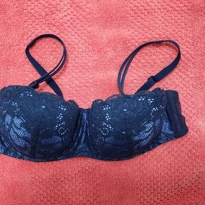 2 VS 34A Lace Underwire Balconets
